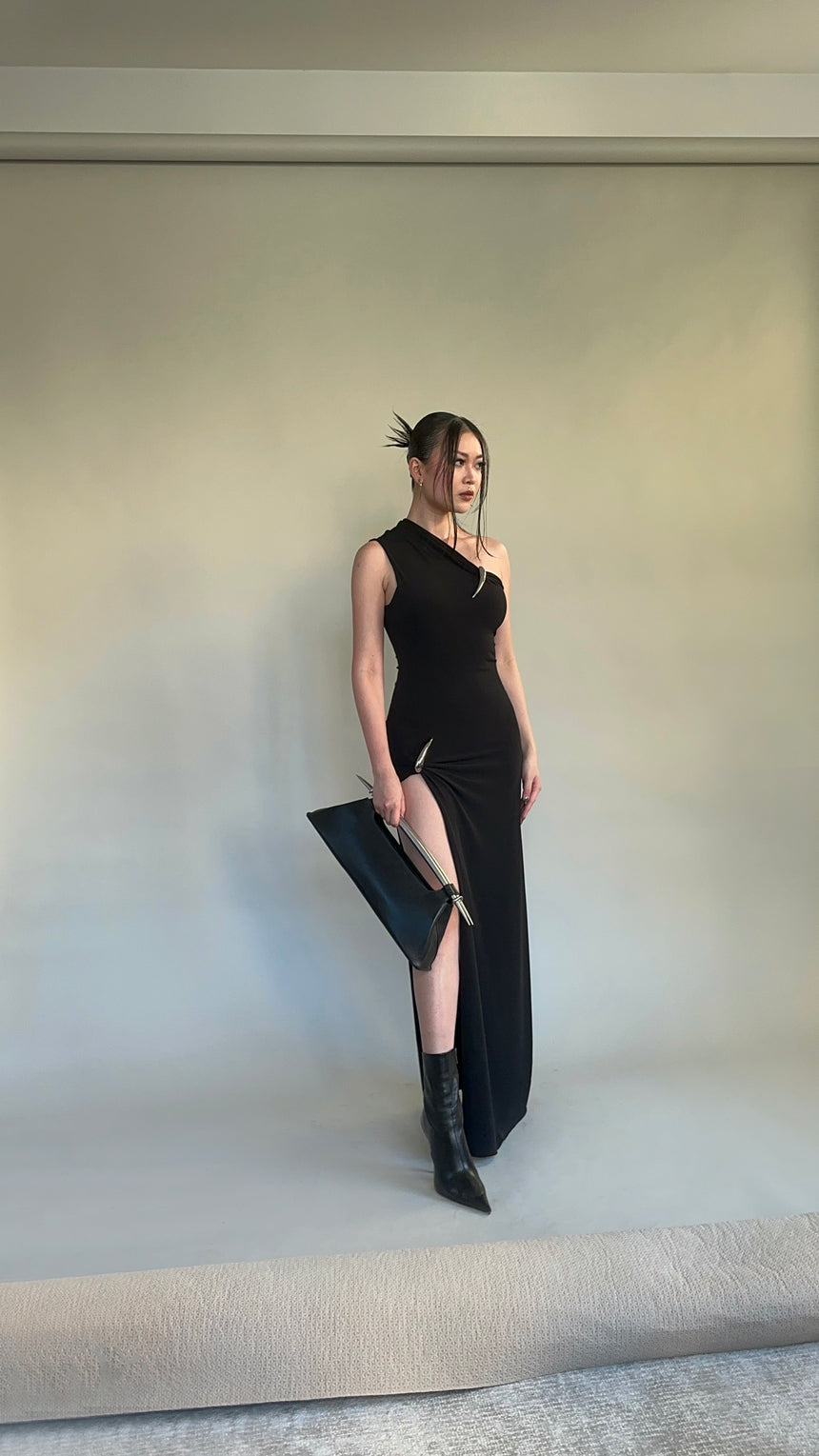 CLAW ONE SHOULDER DRESS - BLACK