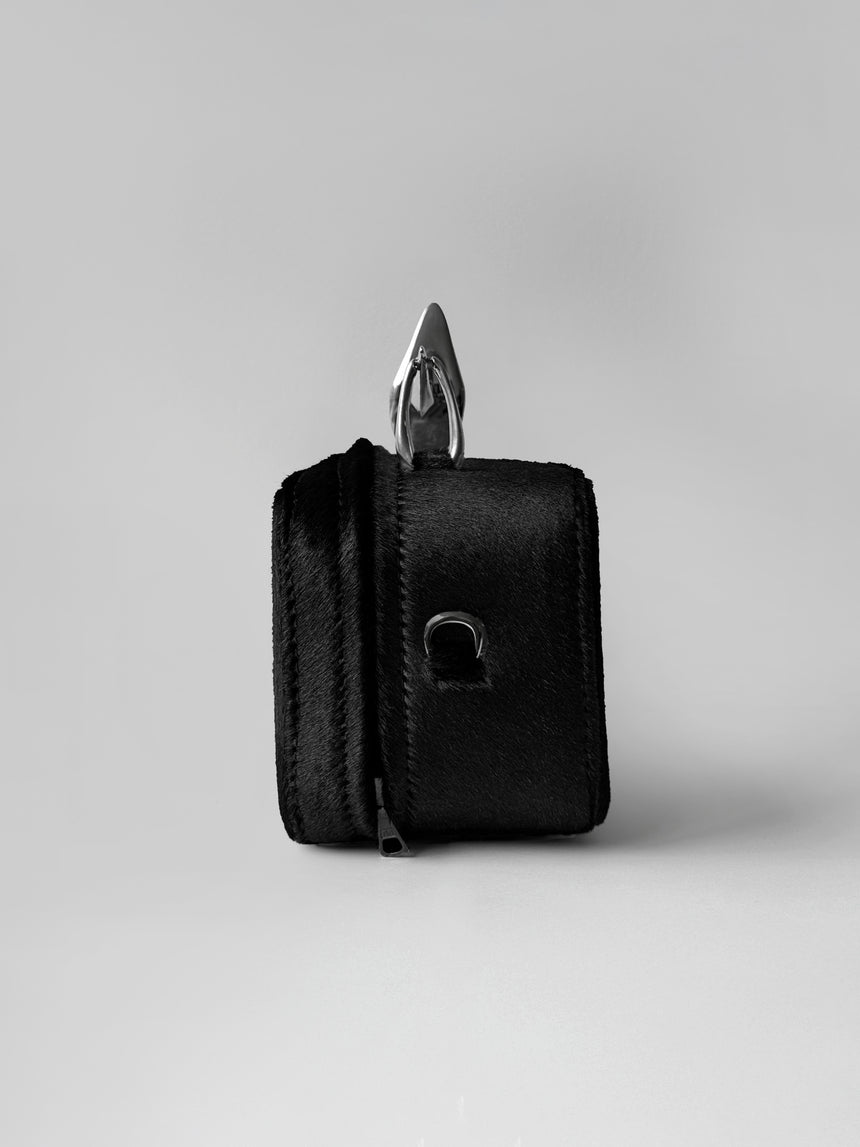 (SS26 PRE-ORDER) KNIFE BAG - BLACK PONYHAIR