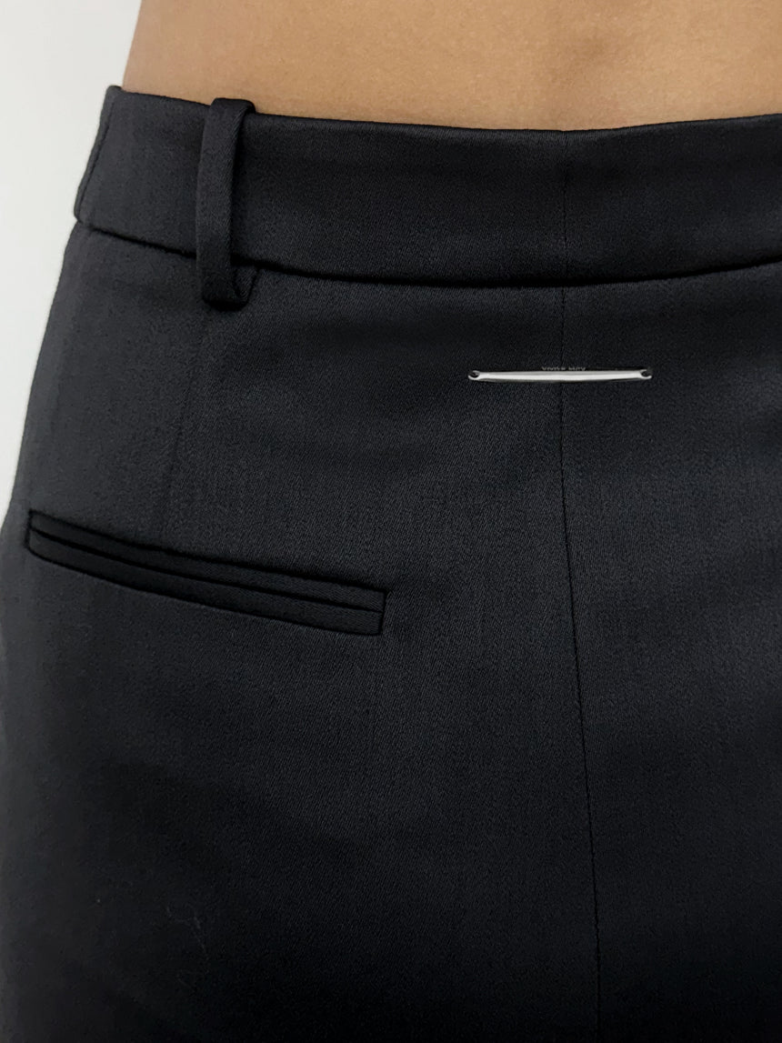 (SS26 PRE-ORDER) TAILORED ANGULAR MIDI SKIRT - BLACK