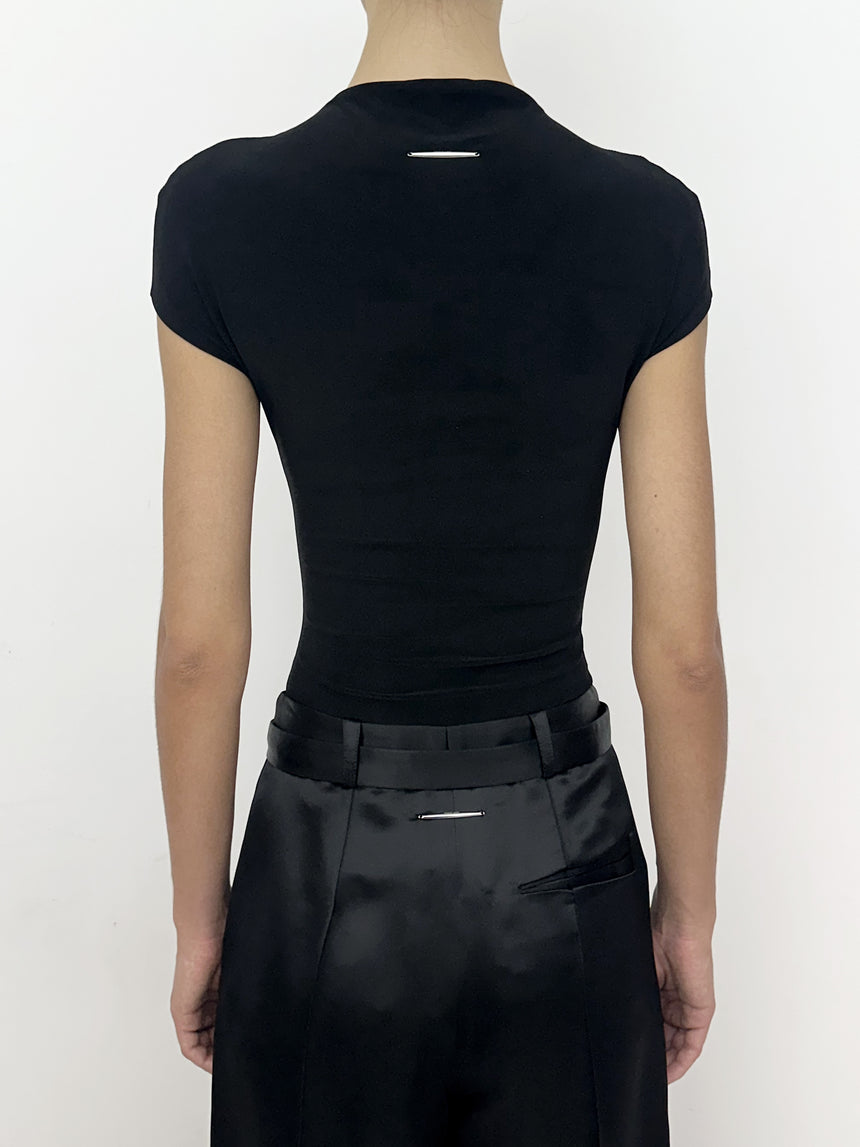 (SS26 PRE-ORDER) LOGO TAG SEMI-MOCK NECK TOP BODYSUIT - BLACK