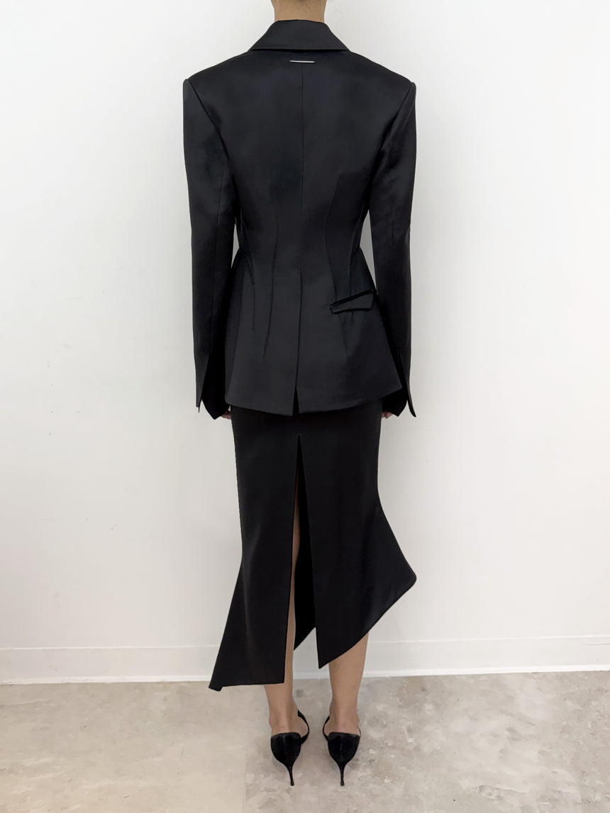 (SS26 PRE-ORDER) KNIFE SHEATH TAILORED BLAZER - BLACK