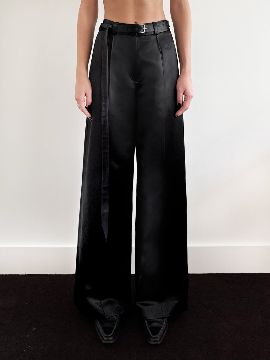 LIQUID SATIN TROUSERS WITH PIERCED BELT BUCKLE - BLACK