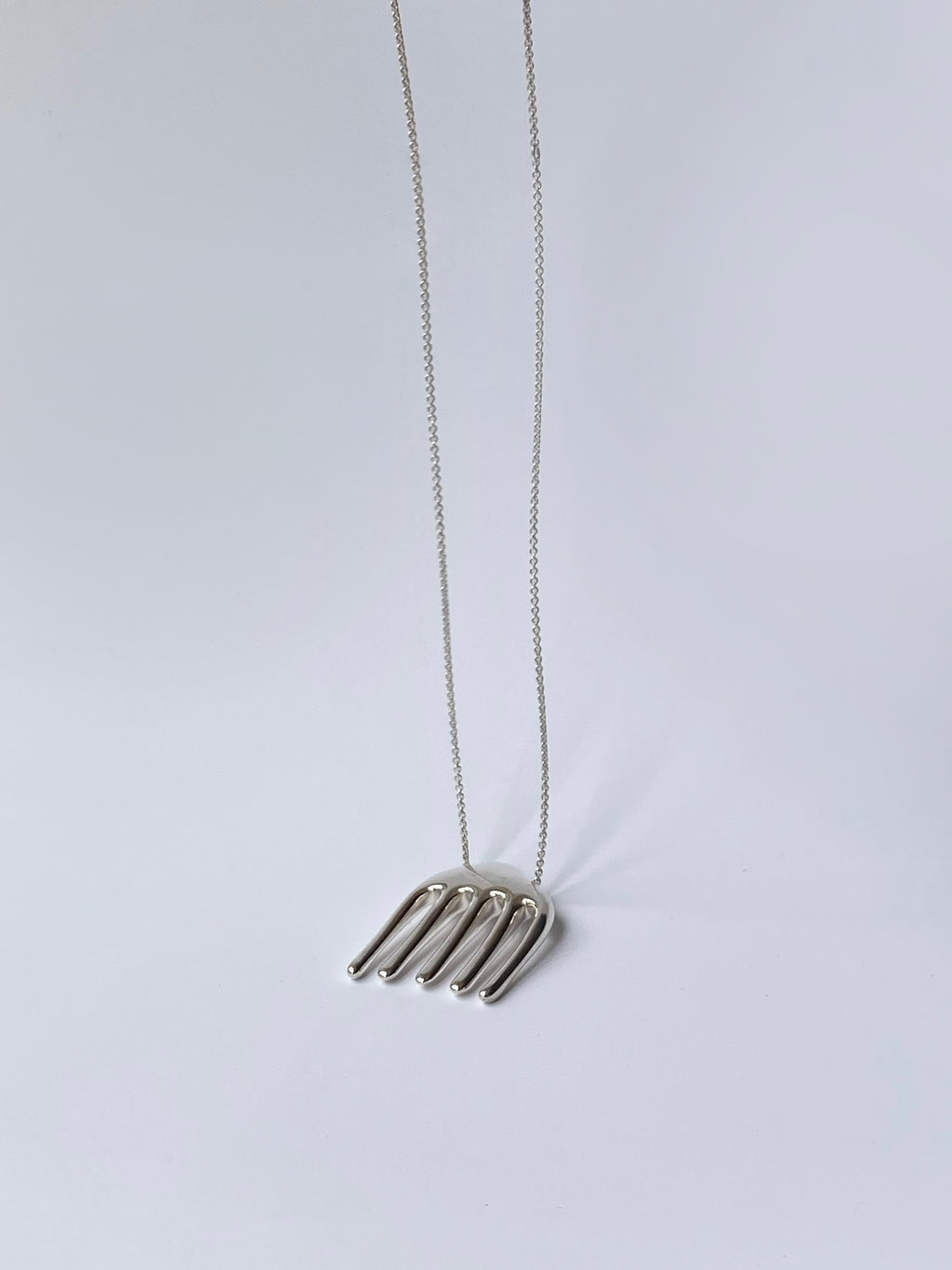 COMB NECKLACE IN SILVER – GRACE LING