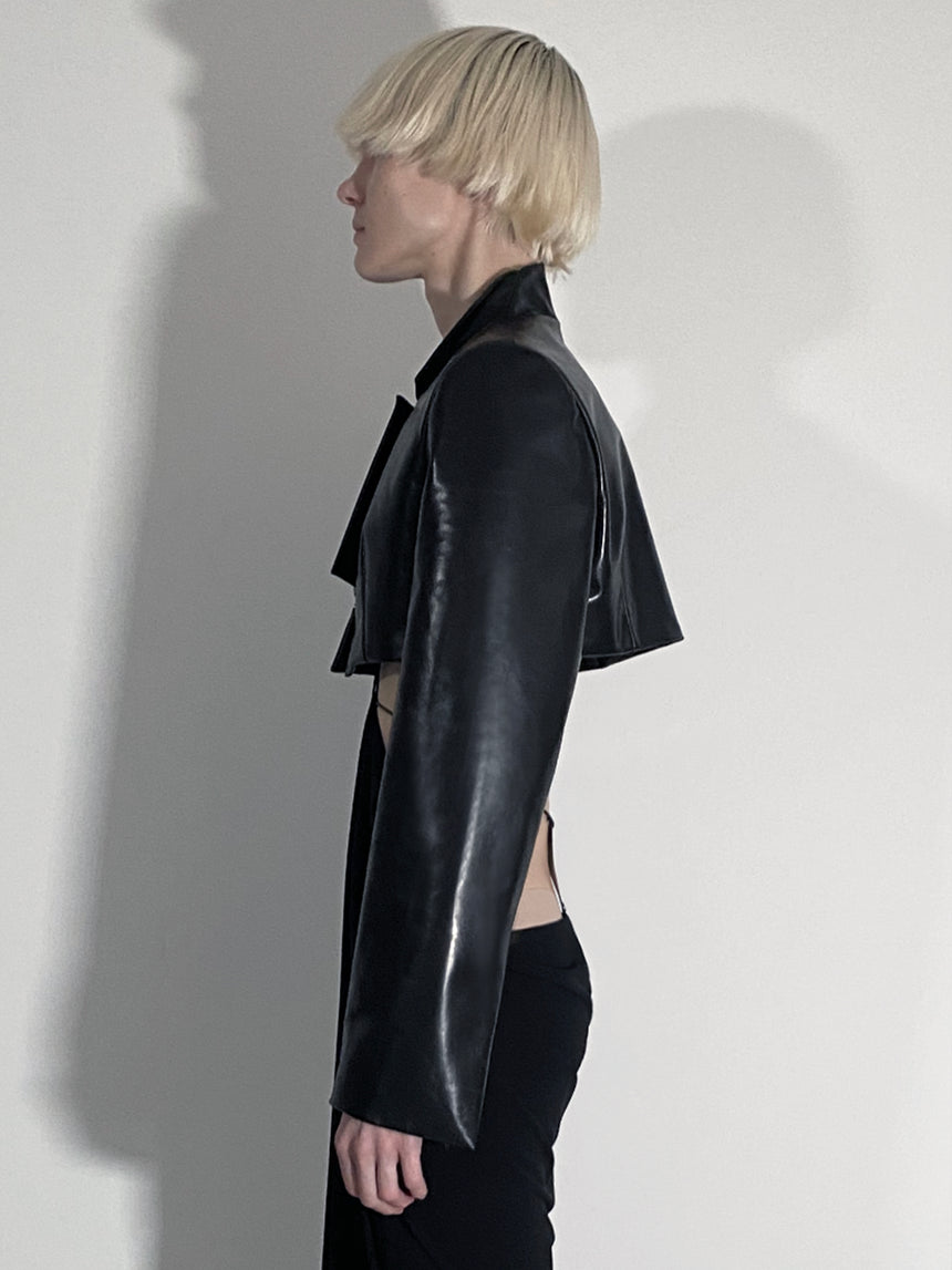 CROPPED LEATHER BLAZER WITH SLENDER LAPELS - BLACK