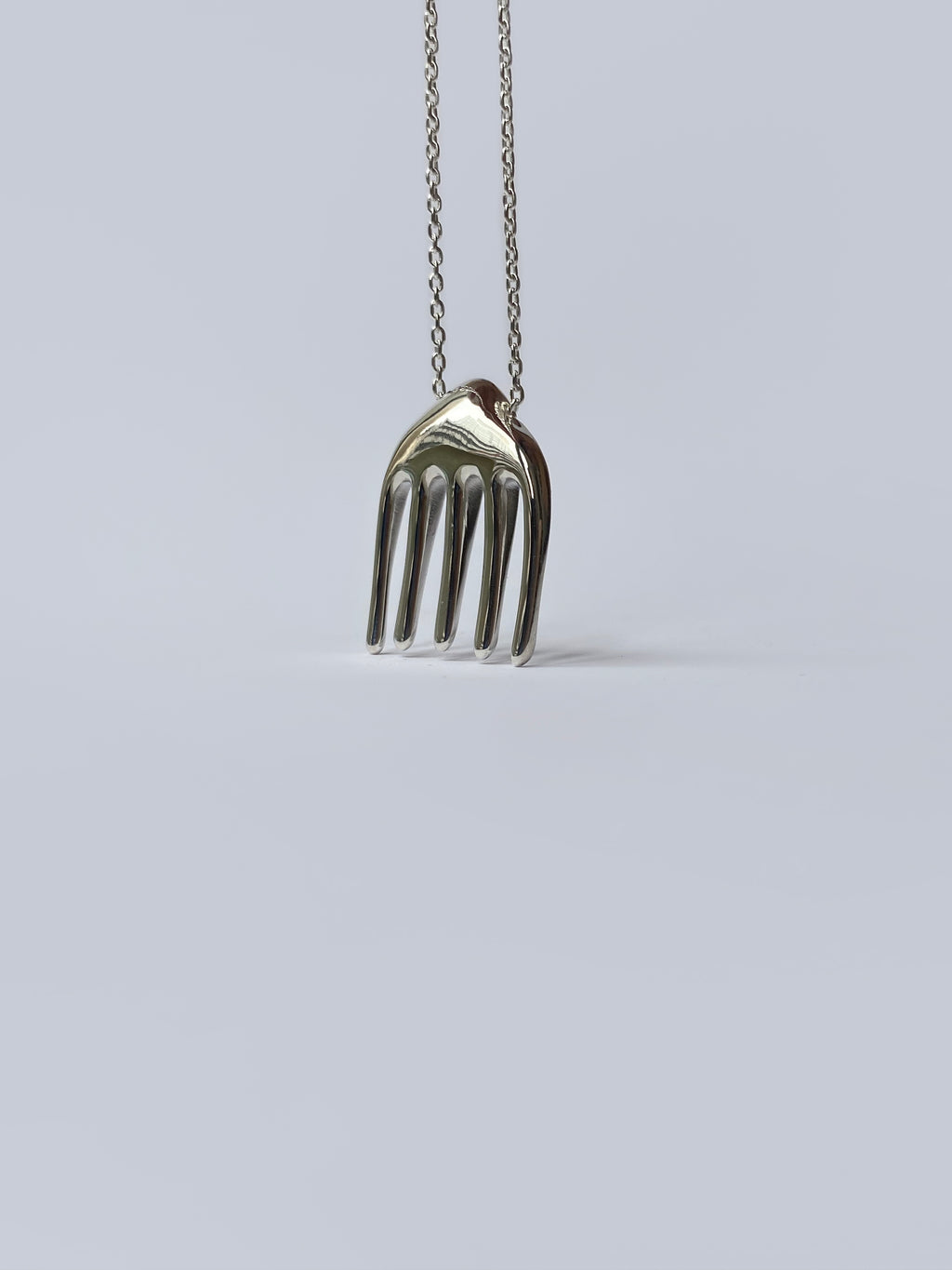 COMB NECKLACE IN SILVER – GRACE LING