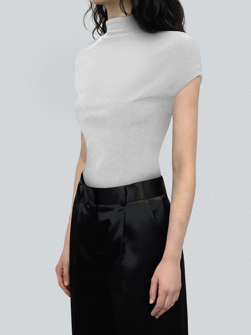 (SS26 PRE-ORDER) LOGO TAG SEMI-MOCK NECK TOP BODYSUIT - WHITE
