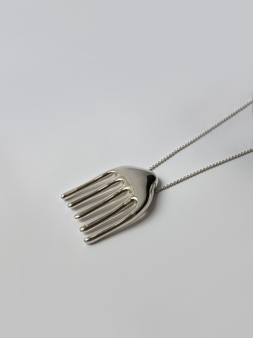 COMB NECKLACE IN SILVER